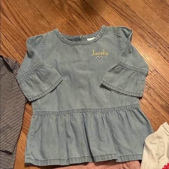 Cute Baby Clothing Set with Polka Dot Skirt - Picture 4 of 11